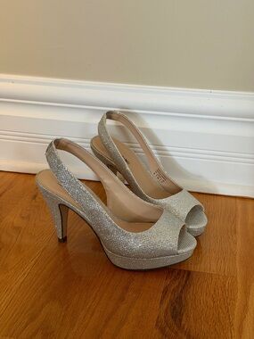 Slingback Peep-Toe High Heels in Glitter Silver